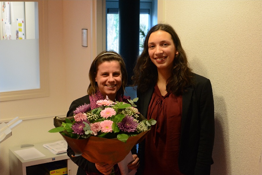 Céline receives her education bouquet